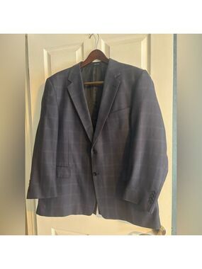 Roundtree and Yorke Navy Sport Coat with Notched Lapels and Wool Blend Sz 48R